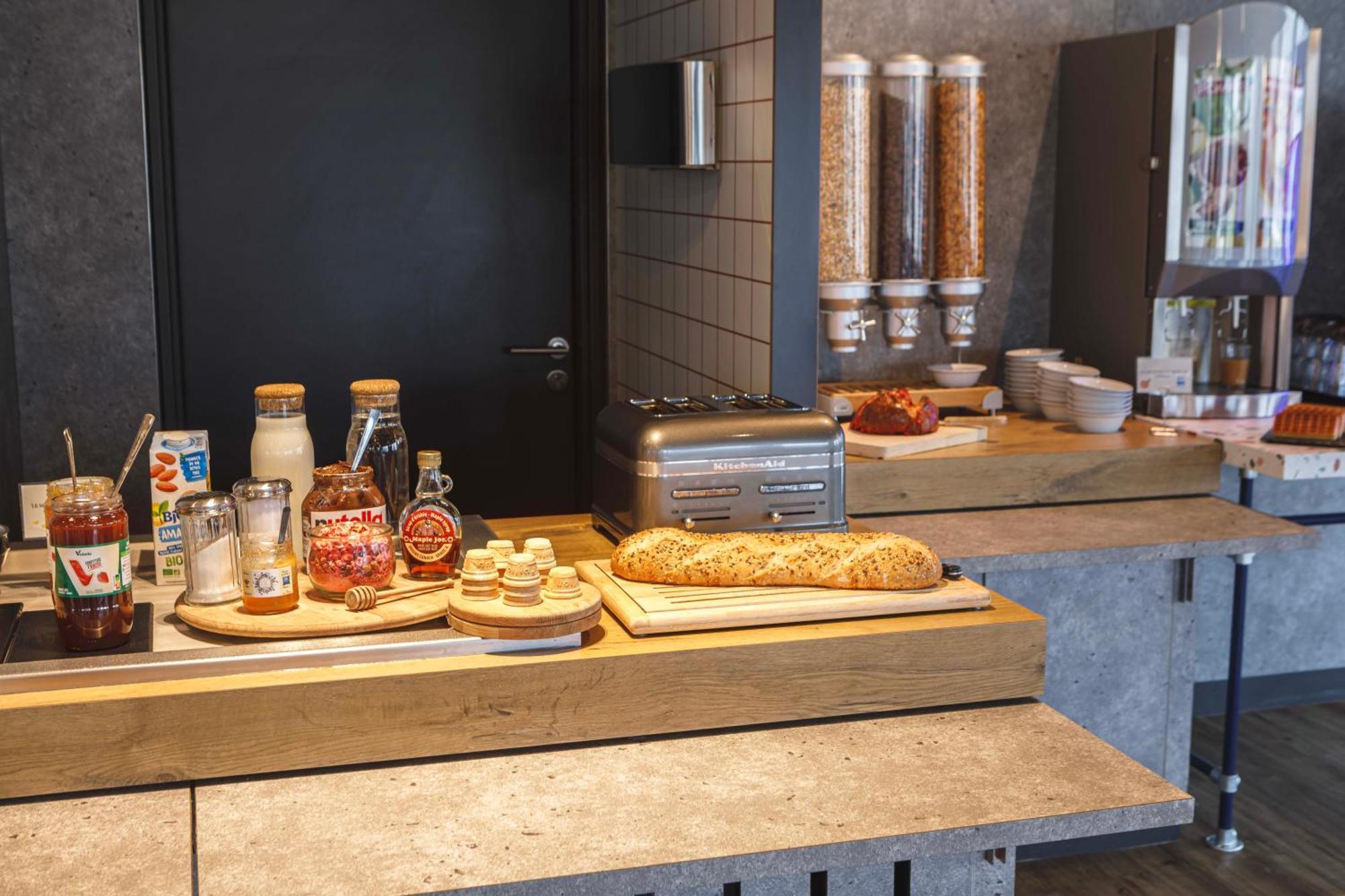 Ibis Budget Lyon Villeurbanne Exteriör bild